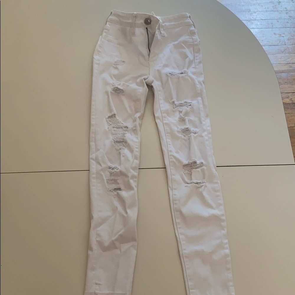 American Eagle white ripped jeans